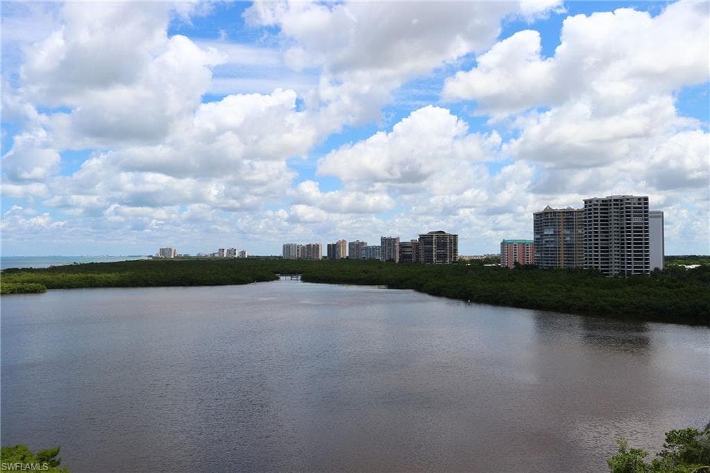 60 Seagate DR # 805, NAPLES FL 34103-2