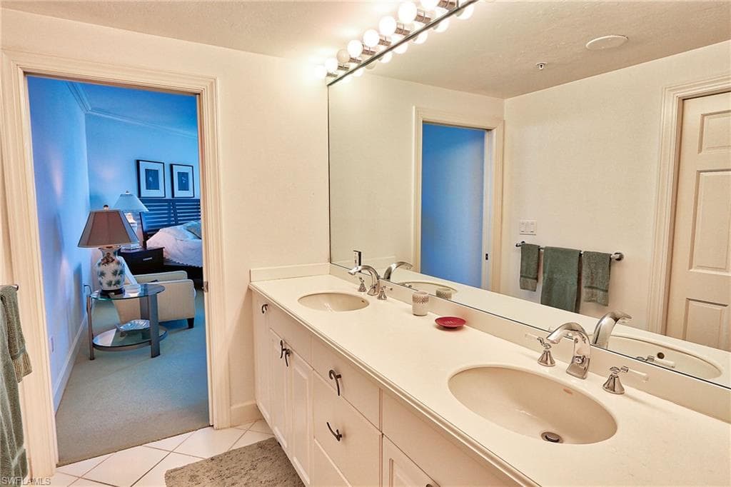 60 Seagate DR # 805, NAPLES FL 34103-18