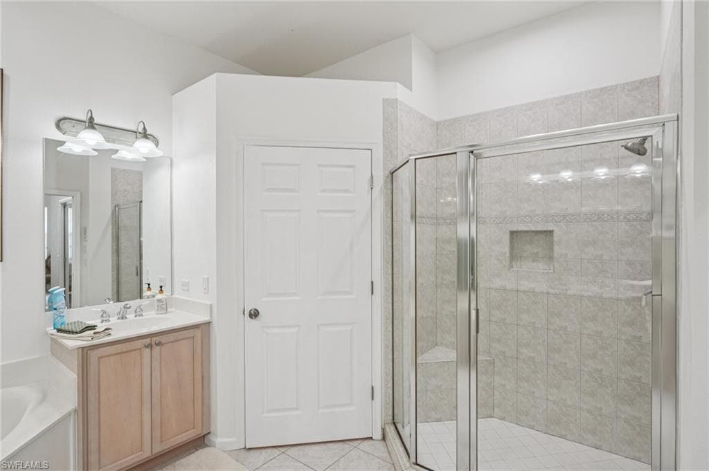 10100 Valiant CT # 201, MIROMAR LAKES FL 33913-16