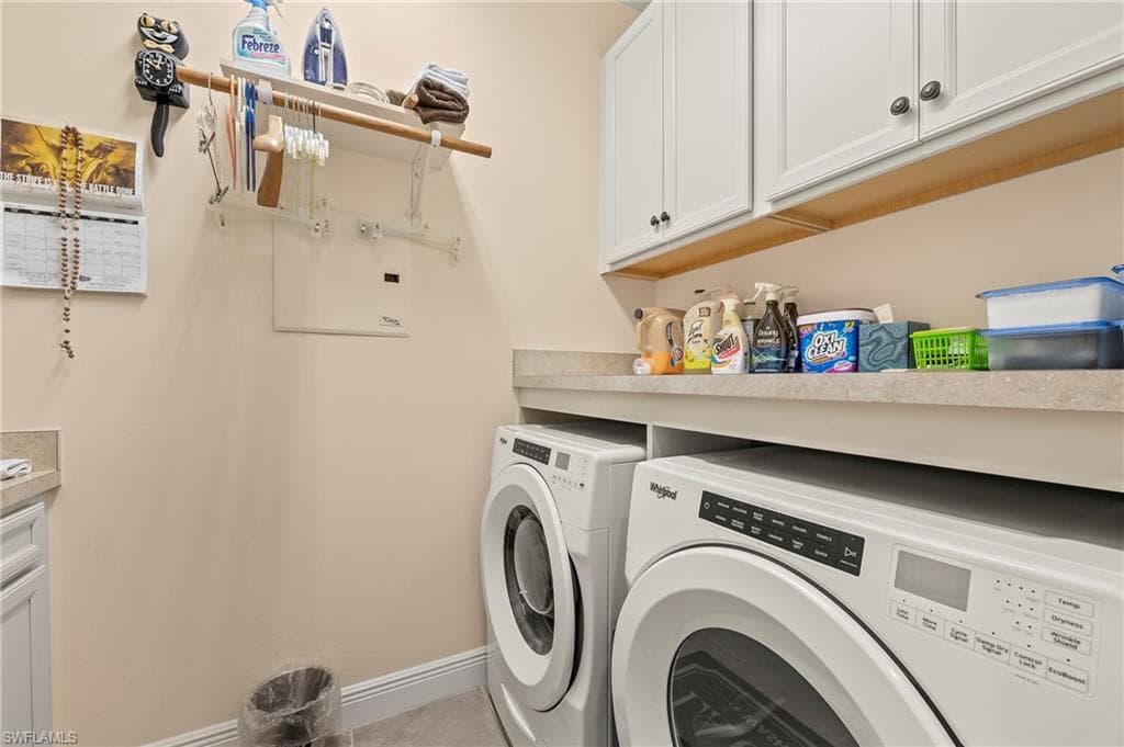 3865 Helmsman DR, NAPLES FL 34120-21