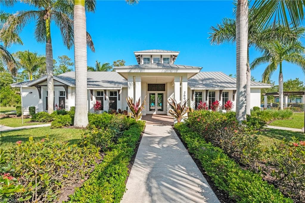 3865 Helmsman DR, NAPLES FL 34120-27