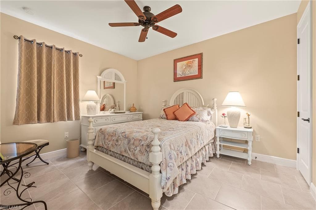 3865 Helmsman DR, NAPLES FL 34120-8