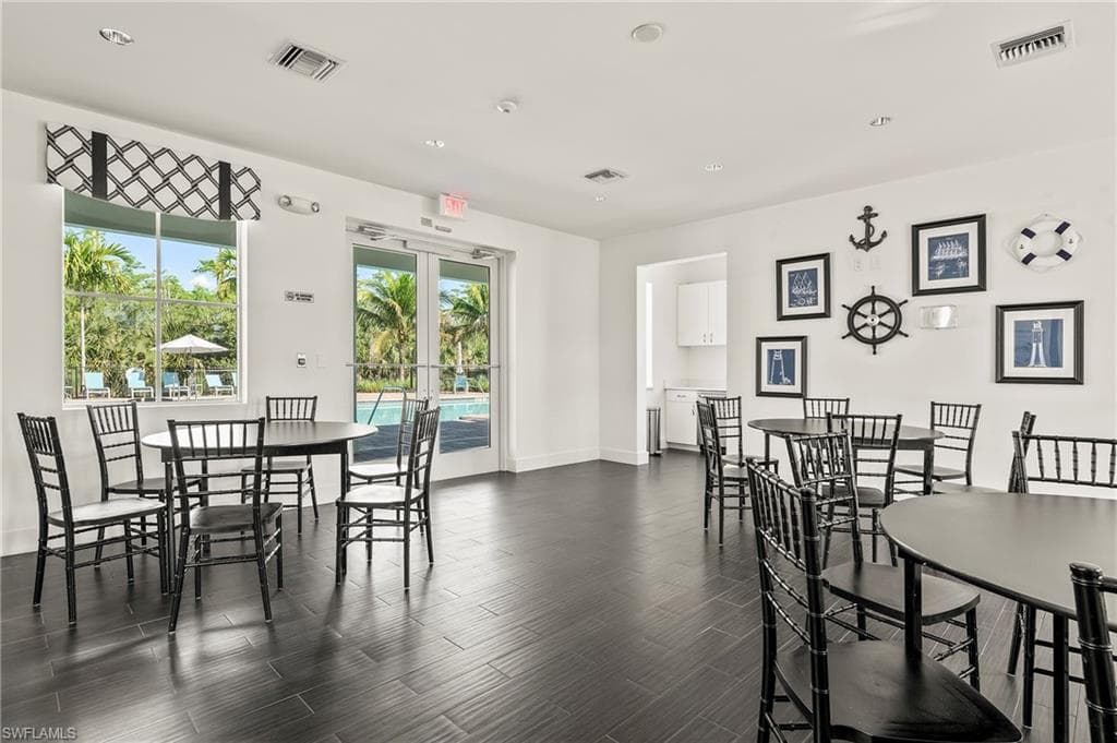 3865 Helmsman DR, NAPLES FL 34120-29