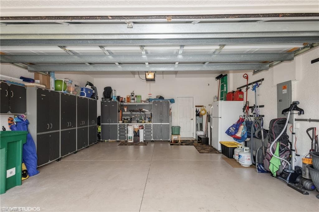 15864 Delaplata LN, NAPLES FL 34110-36