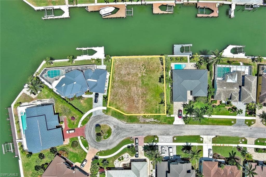 225 Geranium CT, MARCO ISLAND FL 34145-1