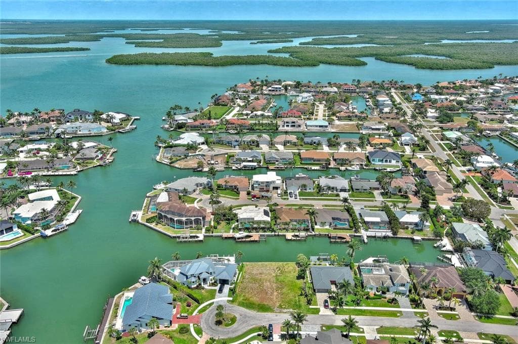 225 Geranium CT, MARCO ISLAND FL 34145-12
