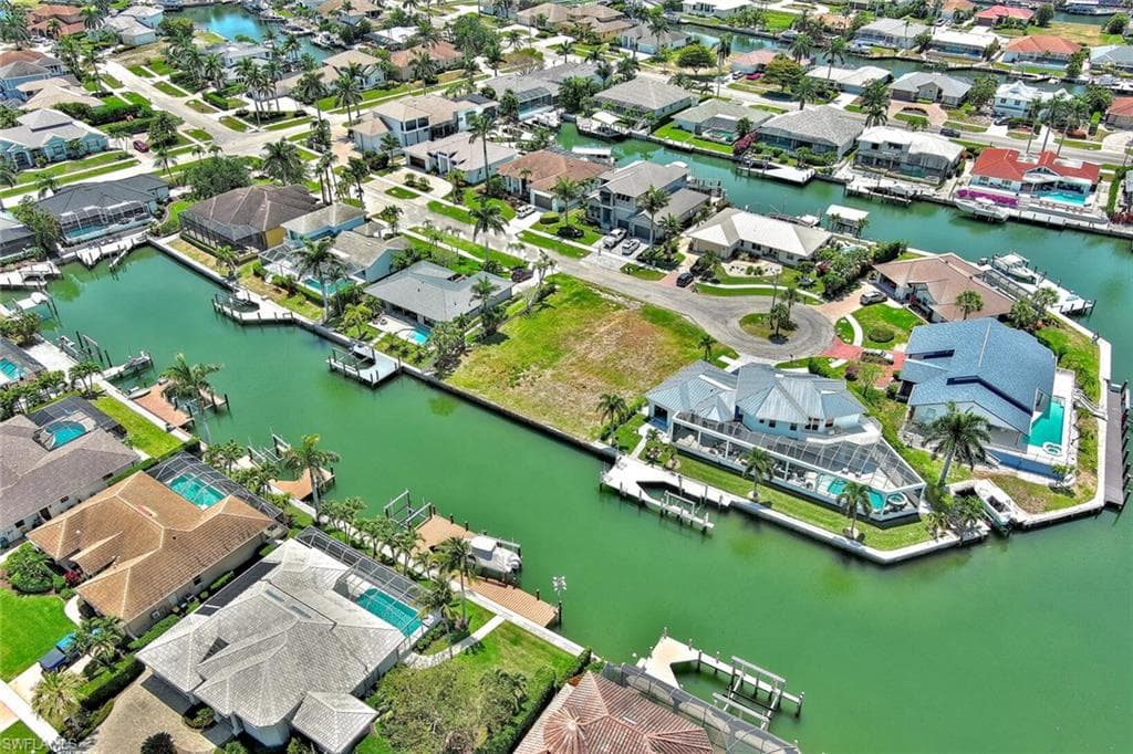 225 Geranium CT, MARCO ISLAND FL 34145-16