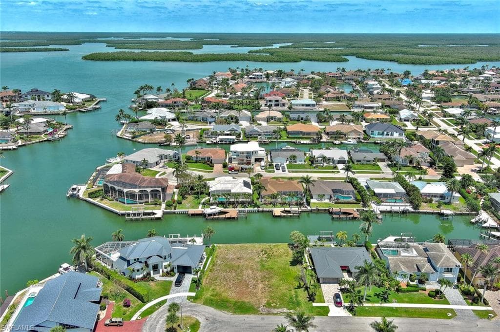 225 Geranium CT, MARCO ISLAND FL 34145-11