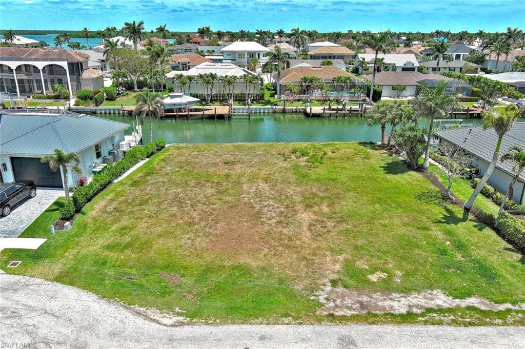 225 Geranium CT, MARCO ISLAND FL 34145-6
