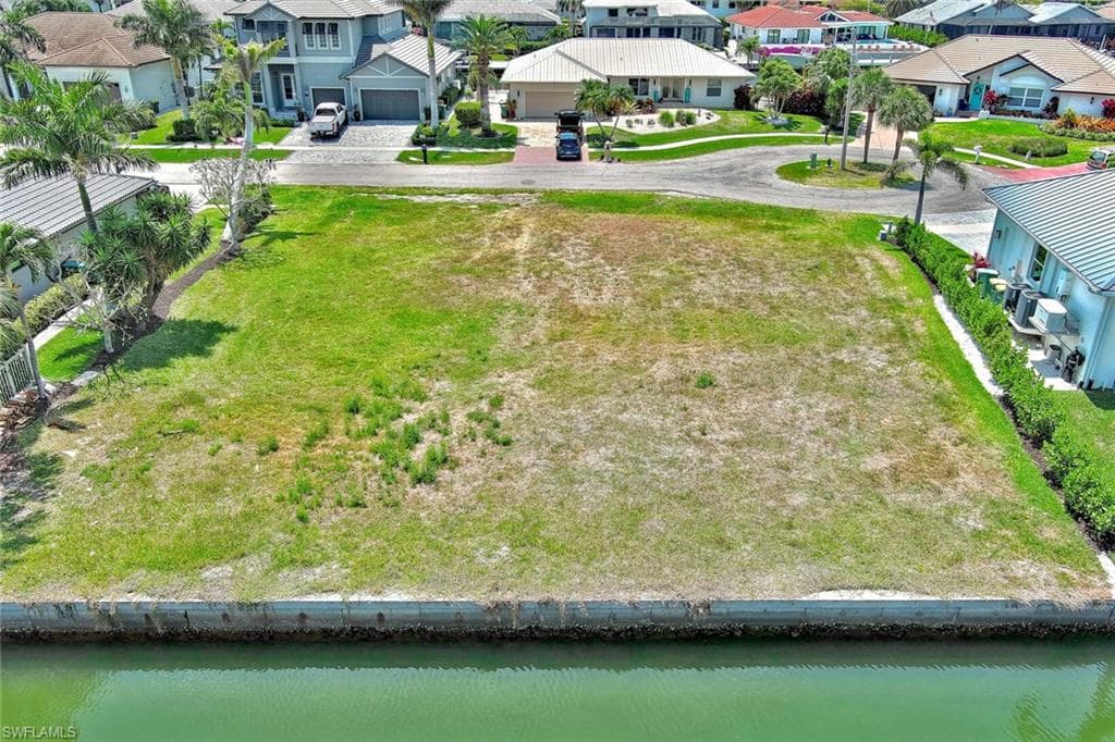 225 Geranium CT, MARCO ISLAND FL 34145-19