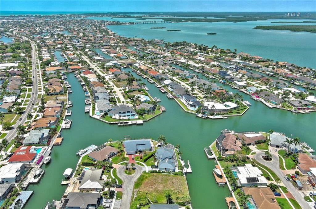 225 Geranium CT, MARCO ISLAND FL 34145-13