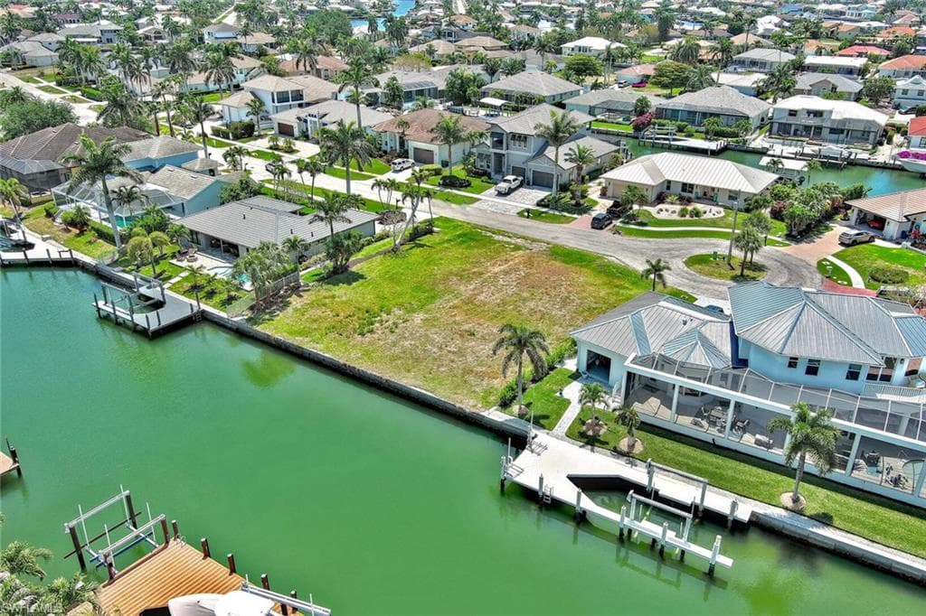 225 Geranium CT, MARCO ISLAND FL 34145-17