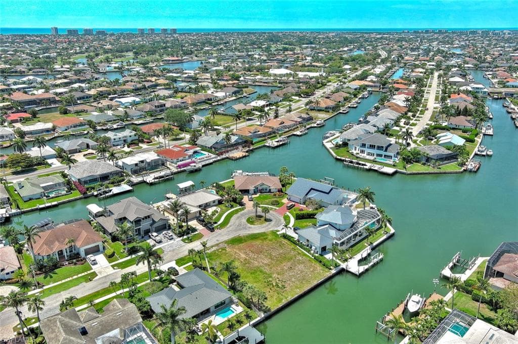 225 Geranium CT, MARCO ISLAND FL 34145-14