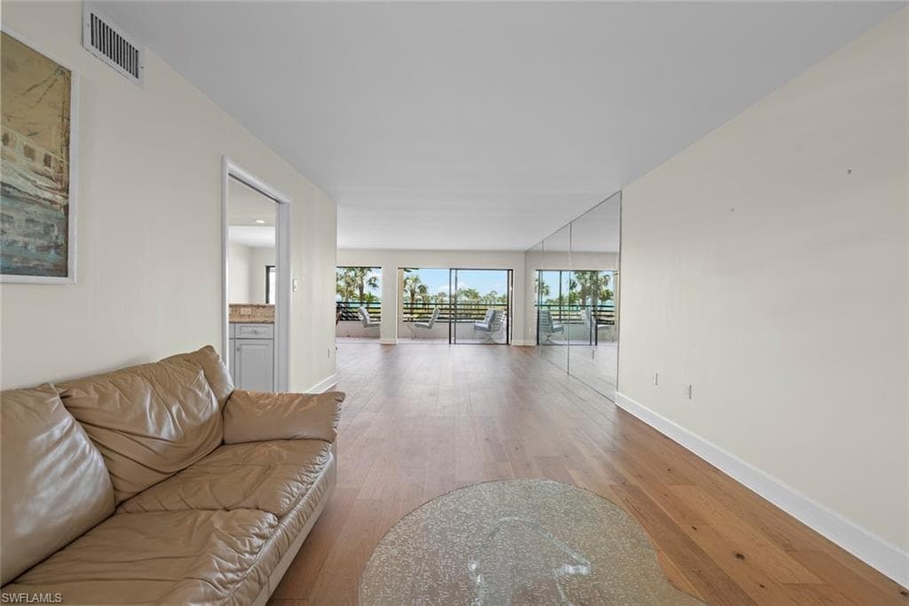 1605 Middle Gulf DR # 105, SANIBEL FL 33957-18