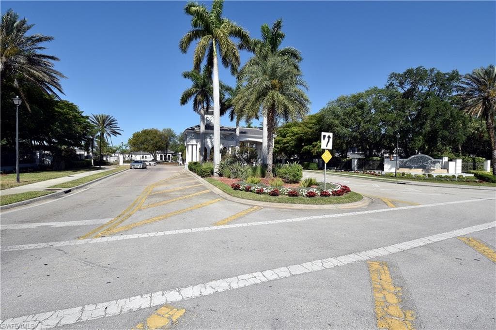 15151 Summit Place CIR # 231, NAPLES FL 34119-44