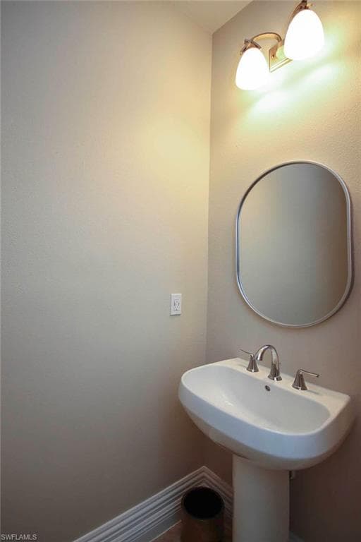 16025 Waterleaf LN, FORT MYERS FL 33908-32
