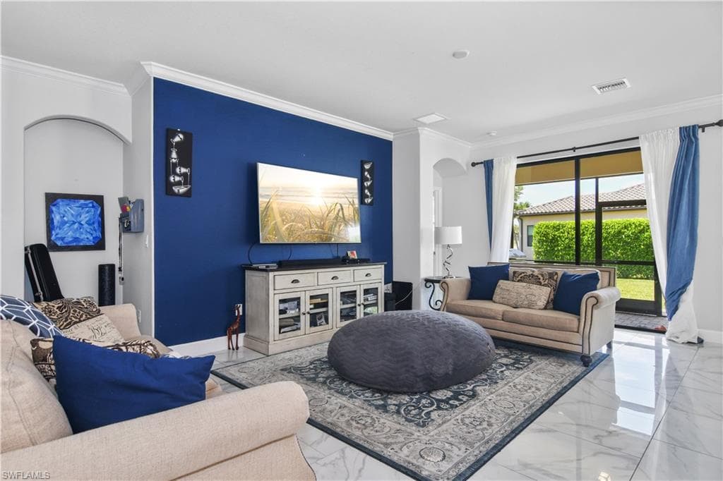 9327 Glenforest DR, NAPLES FL 34120-1