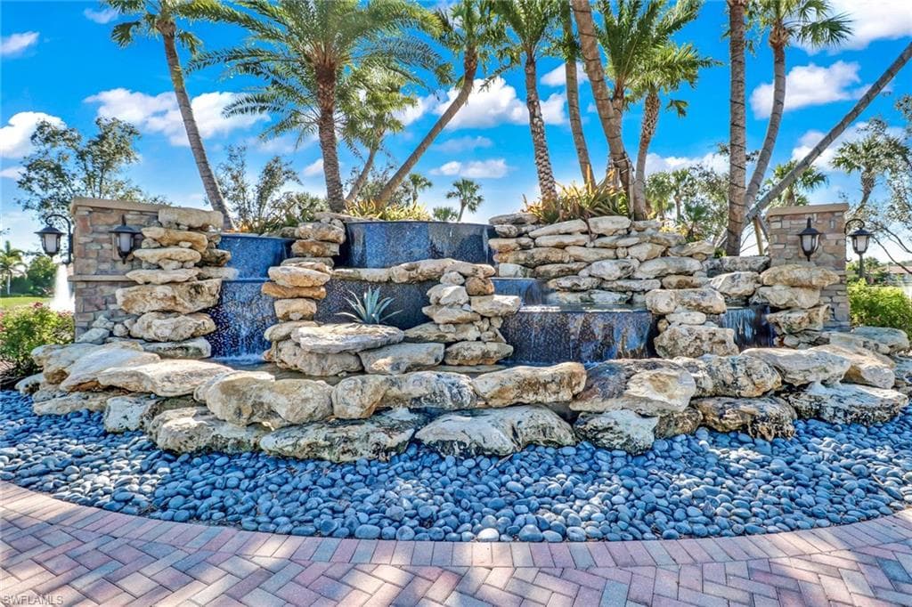 9327 Glenforest DR, NAPLES FL 34120-11