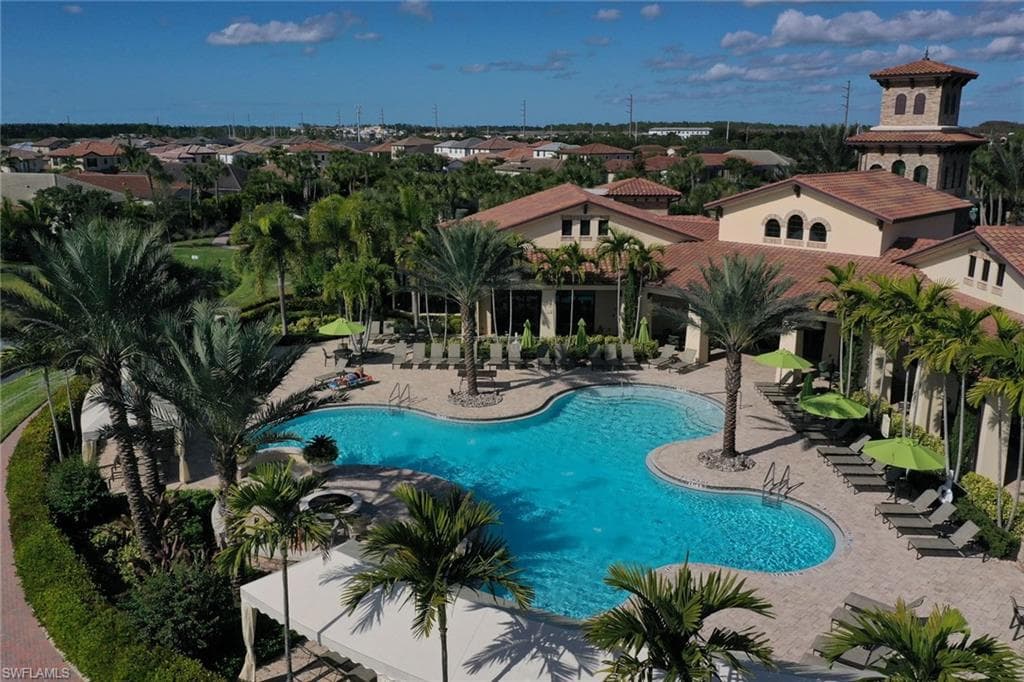 9327 Glenforest DR, NAPLES FL 34120-13