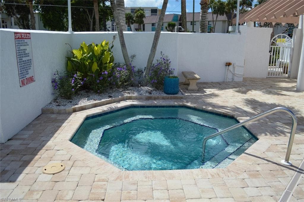 281 Lenell RD, FORT MYERS BEACH FL 33931-40