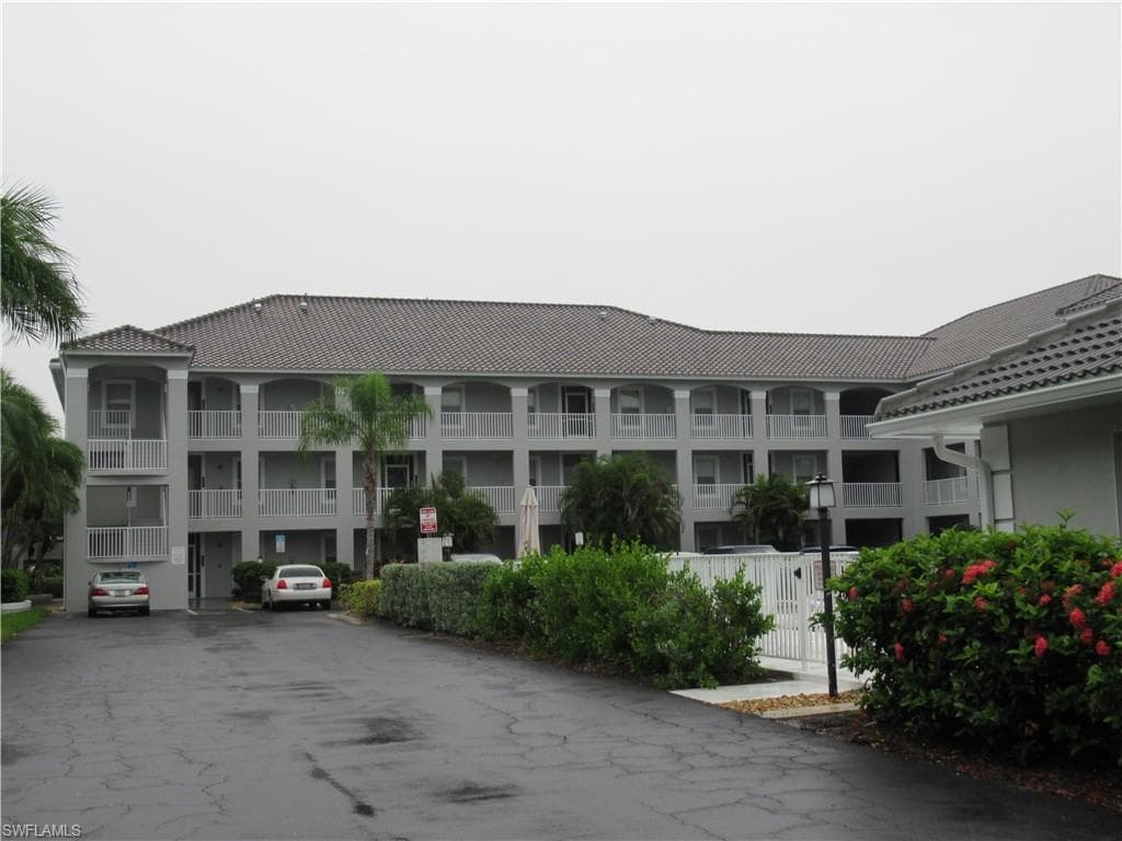 519 Roma CT # 2103, NAPLES FL 34110-25