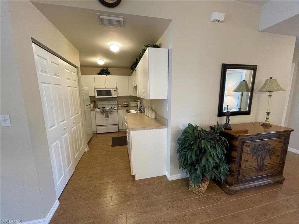 519 Roma CT # 2103, NAPLES FL 34110-7