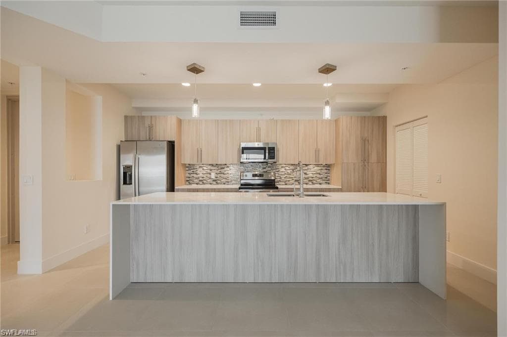 15901 ROYAL POINTE LN # 306, FORT MYERS FL 33908-5