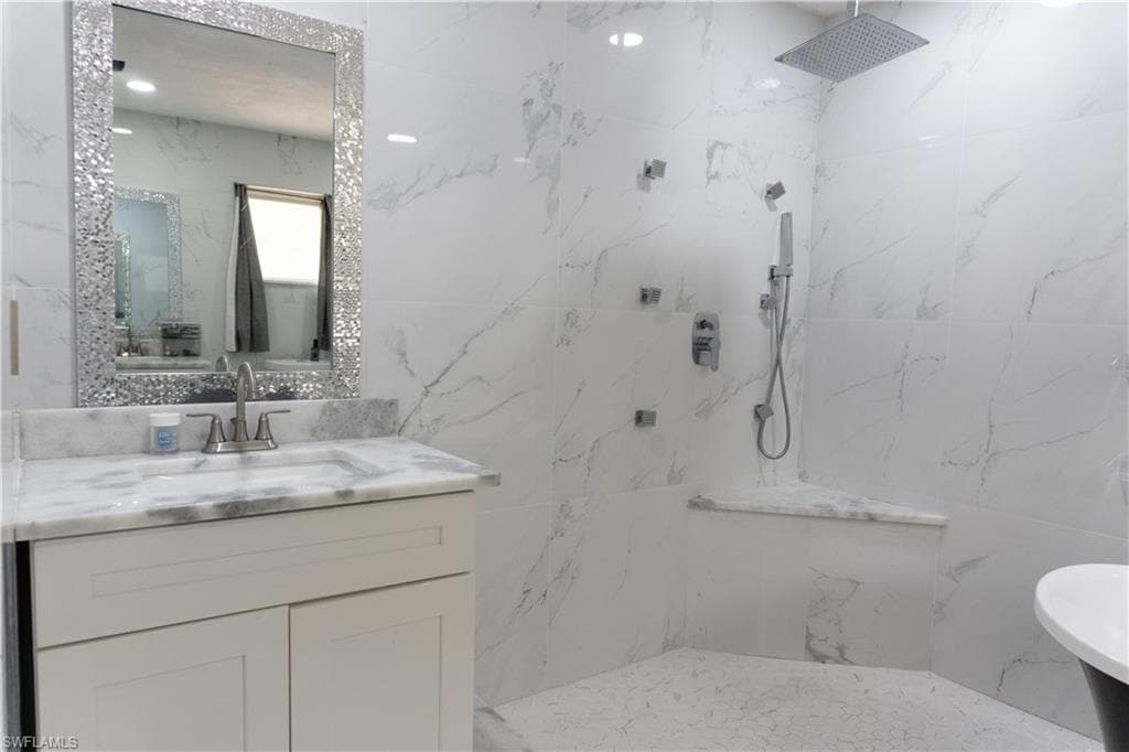 3388 E Riverside DR, FORT MYERS FL 33916-15