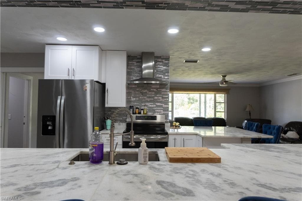 3388 E Riverside DR, FORT MYERS FL 33916-8