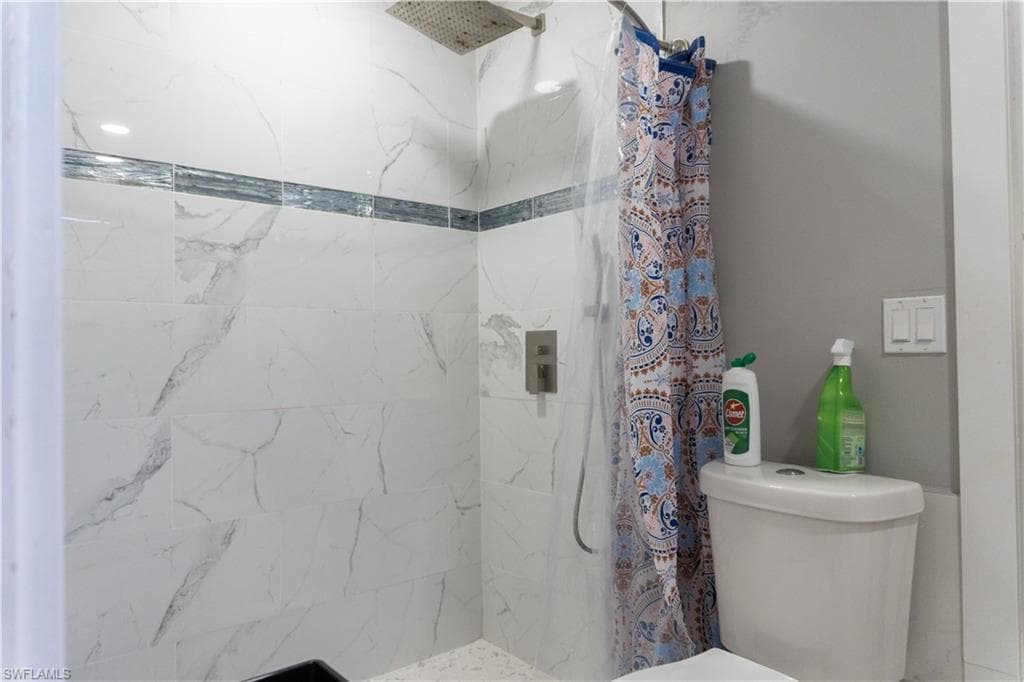 3388 E Riverside DR, FORT MYERS FL 33916-20