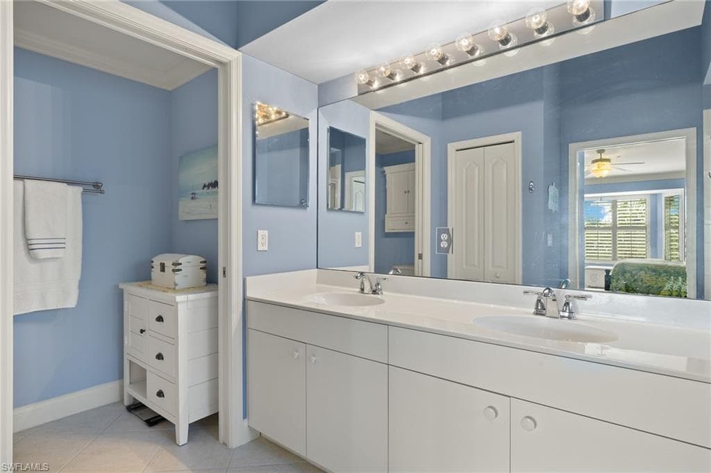 2860 Cypress Trace CIR # 1821, NAPLES FL 34119-18