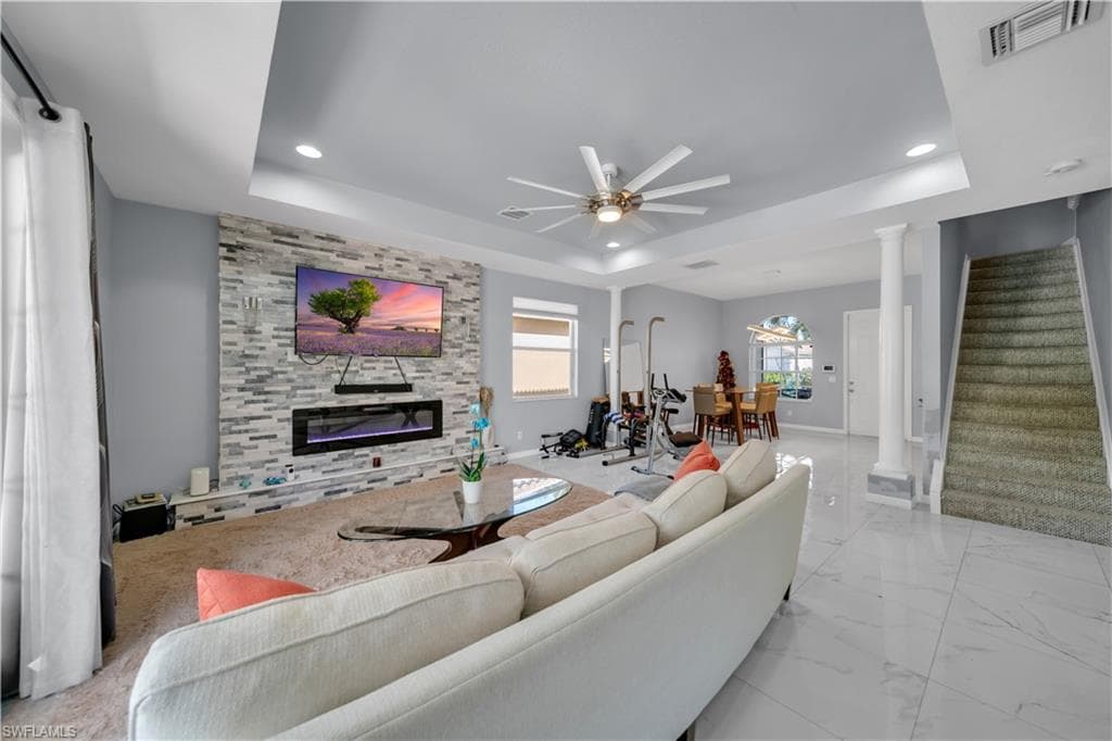 2736 Blue Cypress Lake CT, CAPE CORAL FL 33909-5