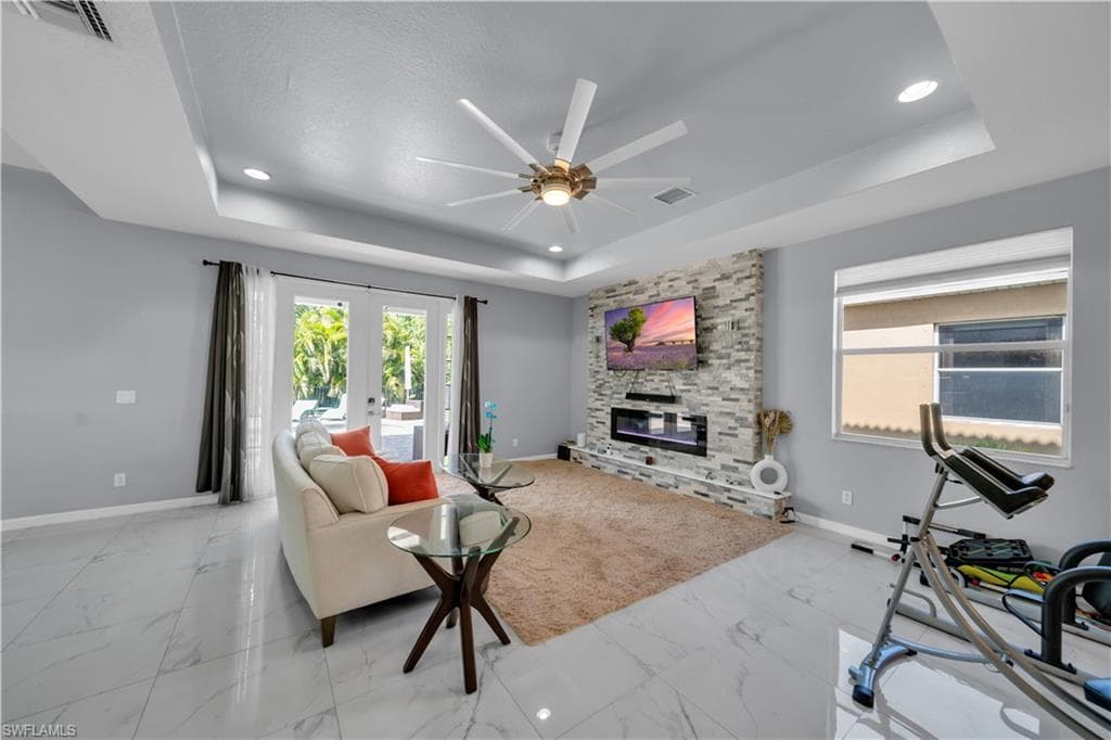 2736 Blue Cypress Lake CT, CAPE CORAL FL 33909-6