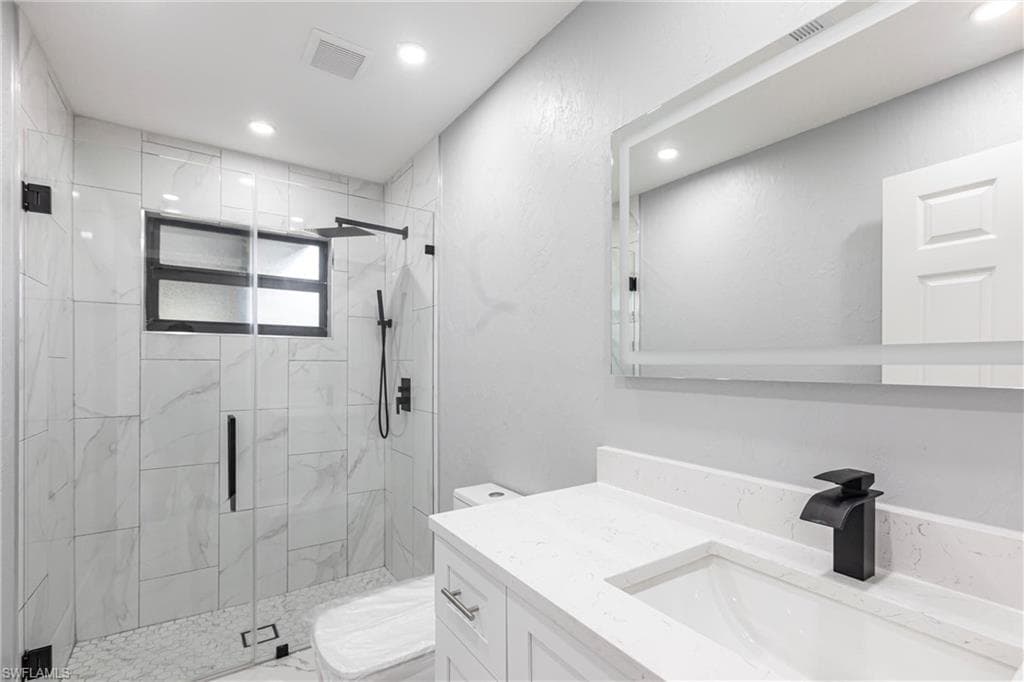 242 Ground Dove CIR, LEHIGH ACRES FL 33936-16