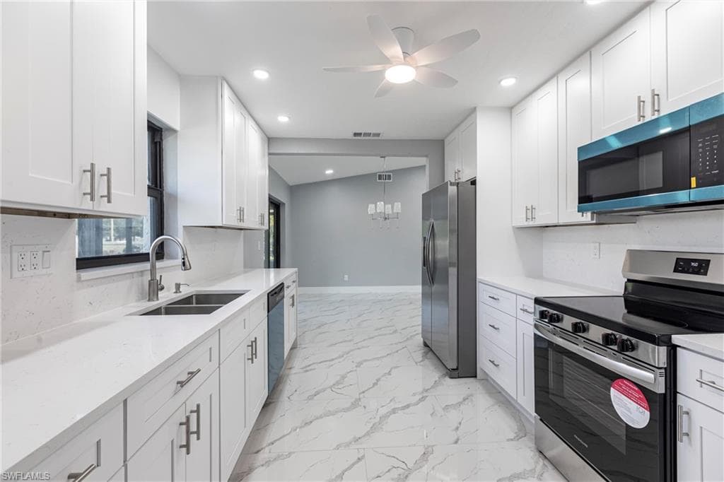 242 Ground Dove CIR, LEHIGH ACRES FL 33936-9