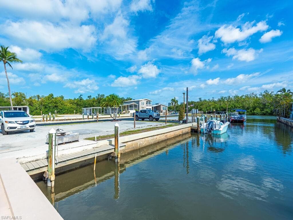 777 Walkerbilt RD # 17, NAPLES FL 34110-11