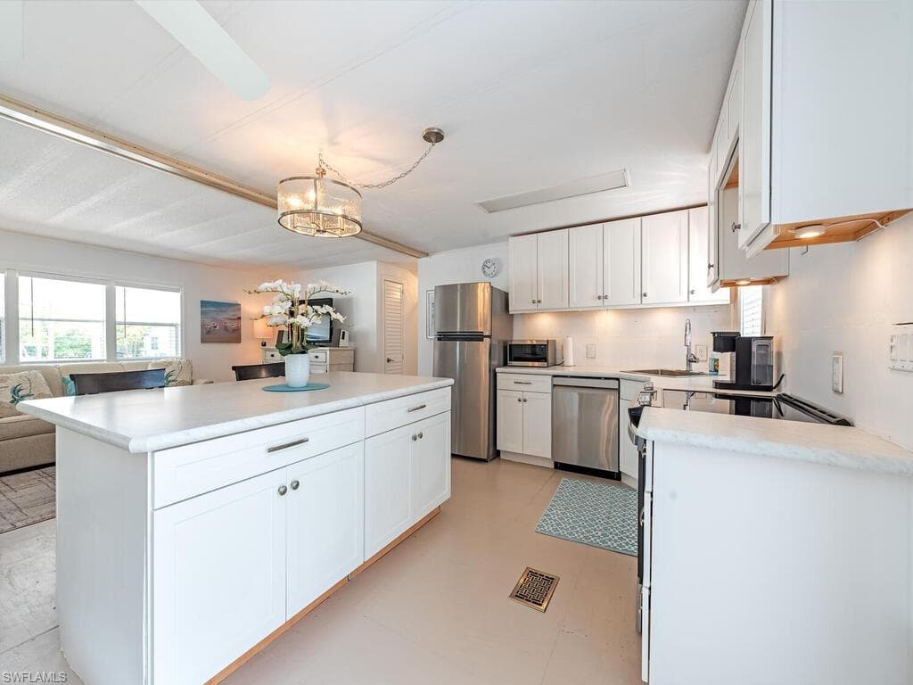 777 Walkerbilt RD # 17, NAPLES FL 34110-4