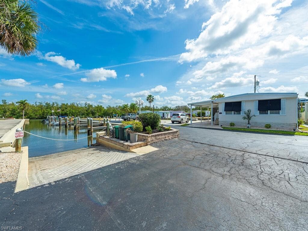 777 Walkerbilt RD # 17, NAPLES FL 34110-10