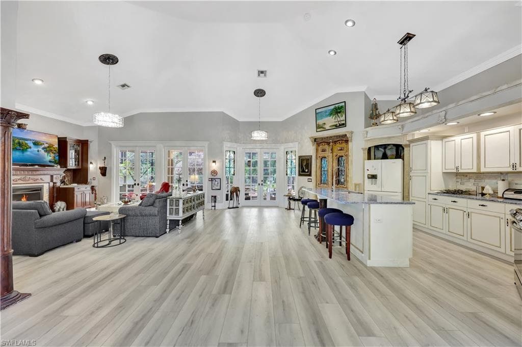 1904 Bethany PL, NAPLES FL 34109-9