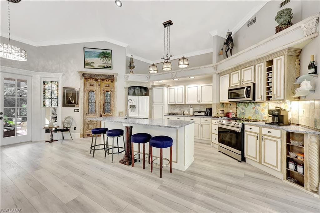 1904 Bethany PL, NAPLES FL 34109-10