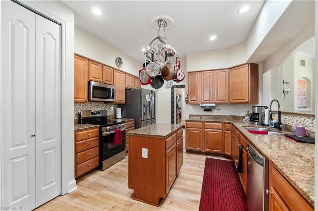 1259 Carpazi CT # 302, NAPLES FL 34105-14