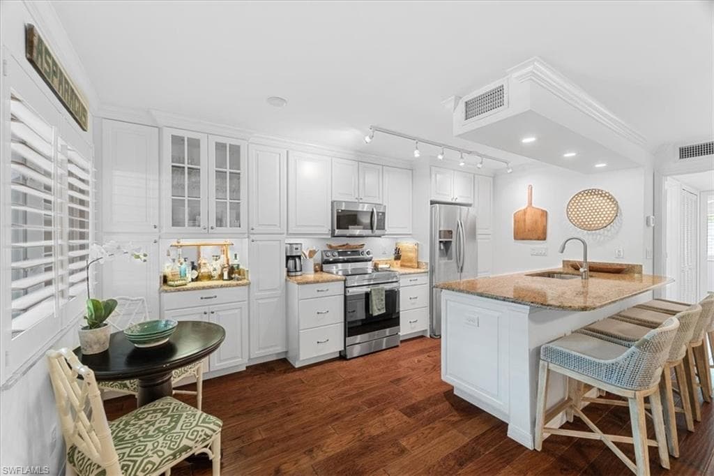 380 4th AVE S # 380, NAPLES FL 34102-3