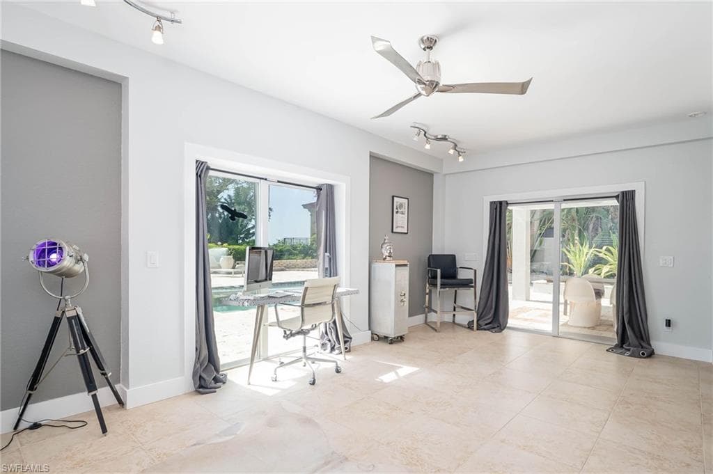 1205 Caloosa DR, FORT MYERS FL 33901-36