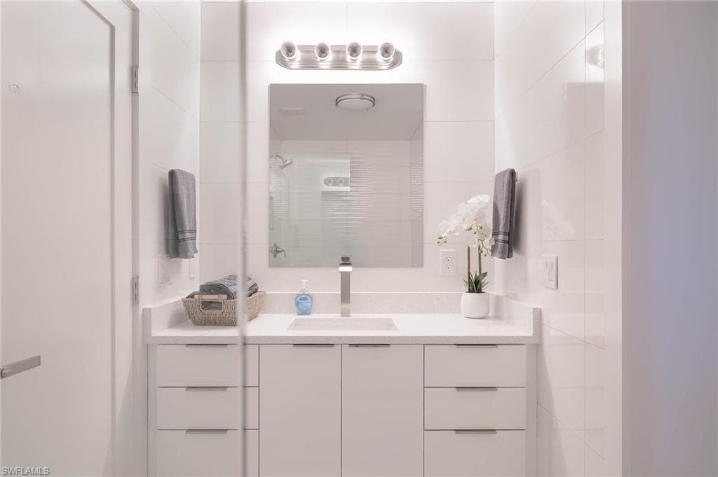 1205 Caloosa DR, FORT MYERS FL 33901-43