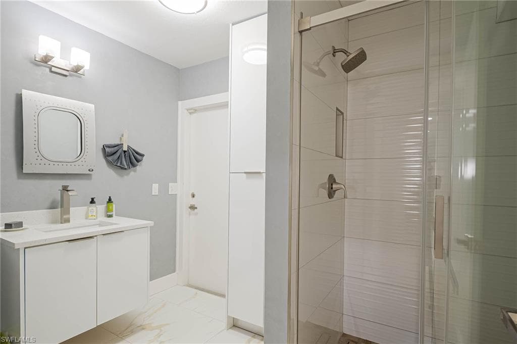 1205 Caloosa DR, FORT MYERS FL 33901-39