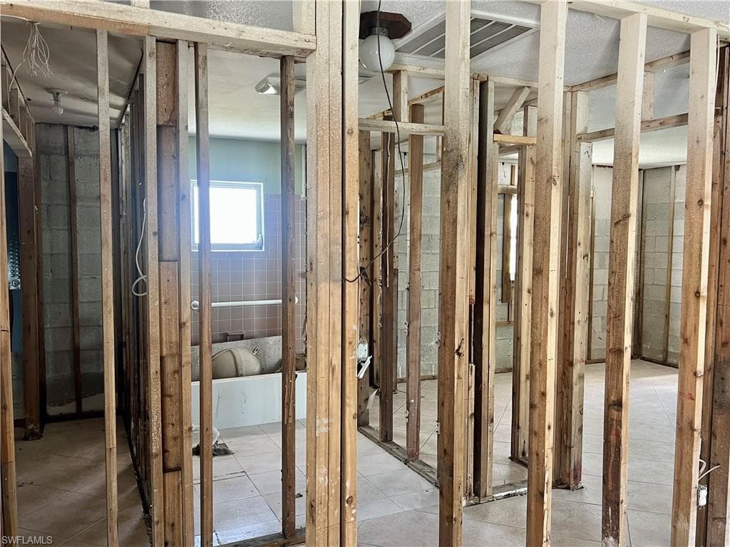 11476 May ST, MATLACHA FL 33993-36