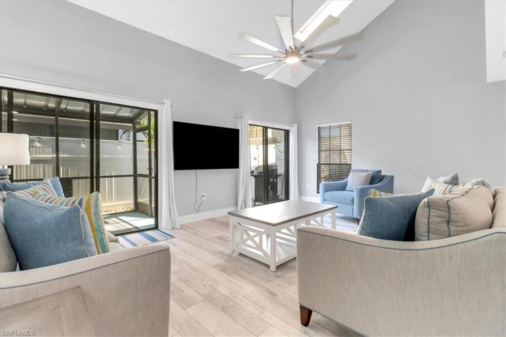 823 Meadowland DR # B, NAPLES FL 34108-4