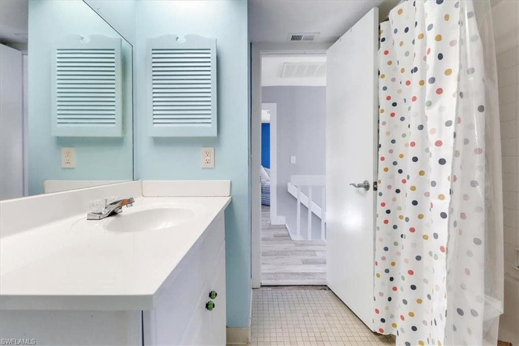 823 Meadowland DR # B, NAPLES FL 34108-24