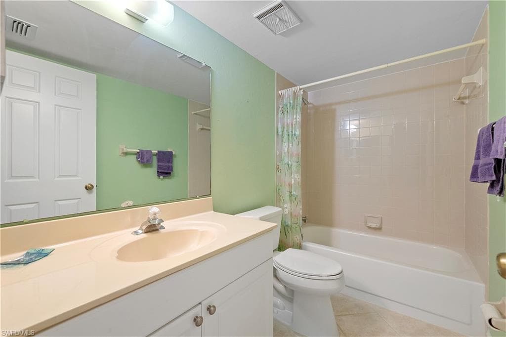3072 Sandpiper Bay CIR # M202, NAPLES FL 34112-22