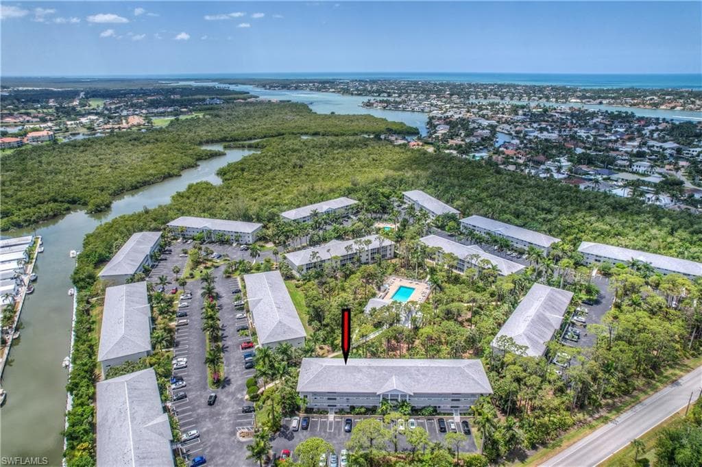 3072 Sandpiper Bay CIR # M202, NAPLES FL 34112-1